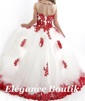 Robe blanche et rouge